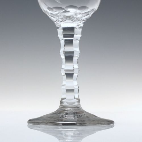 FINE 18TH CENTURY SCALLOP CUT ENGRAVED WINE GLASS C1770 - ADDITIONAL PHOTO 4