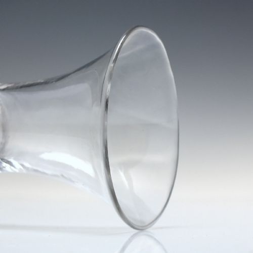 18TH CENTURY WAISTED FLARED BUCKET BOWL SINGLE SERIES OPAQUE TWIST WINE GLASS C1760 - ADDITIONAL PHOTO 2