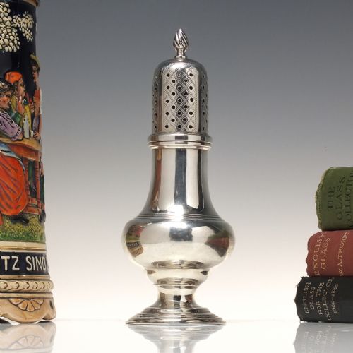 large 19th century english sterling silver sugar caster chester 1898 - CATEGORY: ANTIQUE SILVER - DATED 1890