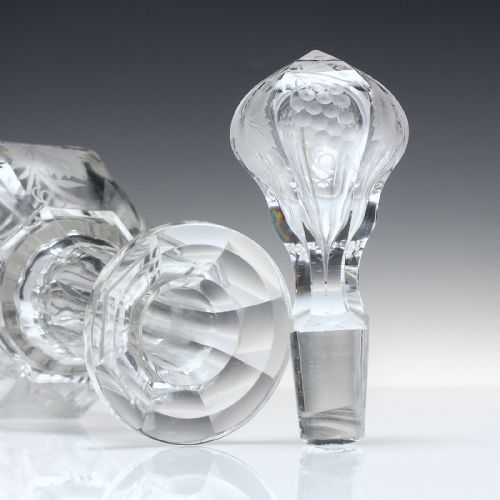 VICTORIAN ENGRAVED GLASS WINE DECANTER C1870 - ADDITIONAL PHOTO 2