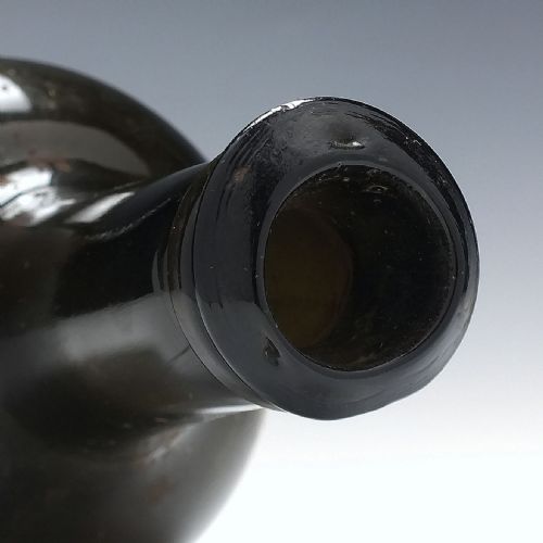 18TH CENTURY CYLINDER GLASS WINE BOTTLE C1780 - ADDITIONAL PHOTO 2