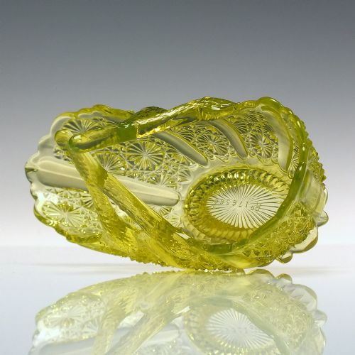 PAIR ANTIQUE DAVIDSON VASELINE LADY CHIPPENDALE GLASS BASKETS C1885 - ADDITIONAL PHOTO 3