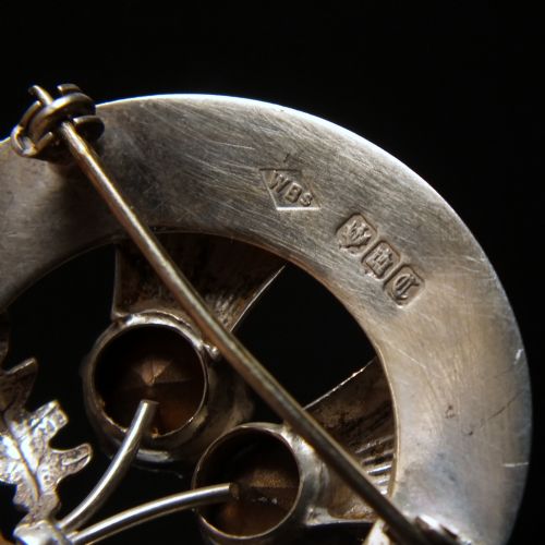 SCOTTISH SOLID SILVER CELTIC SHIELD BROOCH EDINBURGH 1958 - ADDITIONAL PHOTO 2