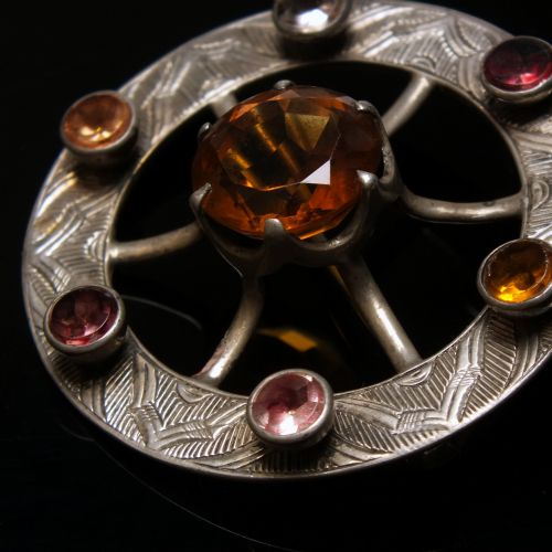 ANTIQUE 19TH CENTURY SCOTTISH SILVER CELTIC GEMSTONE SHIELD BROOCH C1880 - ADDITIONAL PHOTO 3