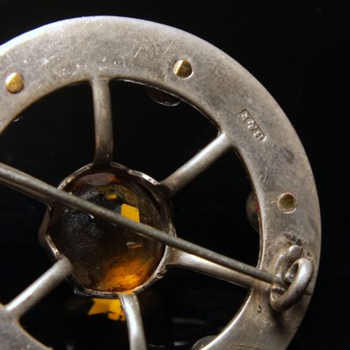 ANTIQUE 19TH CENTURY SCOTTISH SILVER CELTIC GEMSTONE SHIELD BROOCH C1880 - ADDITIONAL PHOTO 4