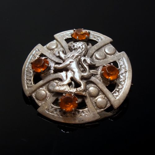 scottish solid silver celtic shield brooch edinburgh 1957 - CATEGORY: ANTIQUE JEWELLERY - DATED 1950