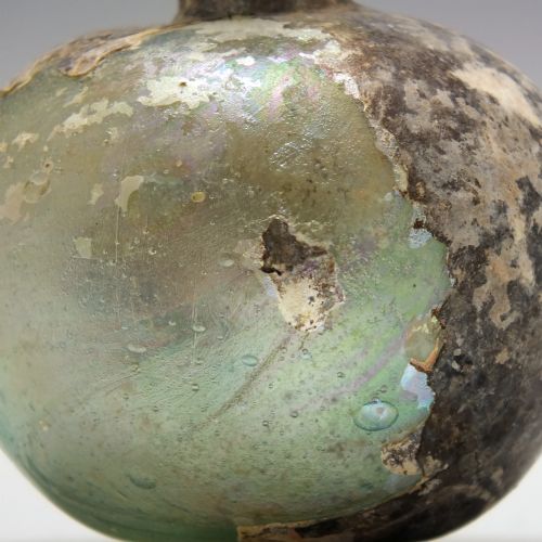IRIDESCENT ROMAN GLASS BOTTLE 3RD 4TH CENTURY CE - ADDITIONAL PHOTO 3