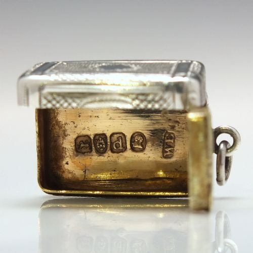 GEORGIAN SILVER VINAIGRETTE WITH ORNATE GILT FEATHER FOLIATE GRILL BIRMINGHAM 1819 - ADDITIONAL PHOTO 4