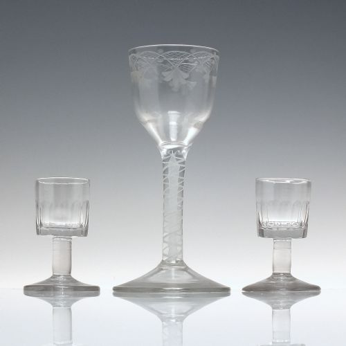 PAIR OF 18TH CENTURY ANGLO IRISH DRAM GLASSES C1760 - ADDITIONAL PHOTO 4