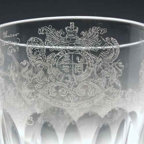 VICTORIAN DIAMOND POINT HERALDIC ENGRAVED GLASS TUMBLER C1860 - ADDITIONAL PHOTO 3