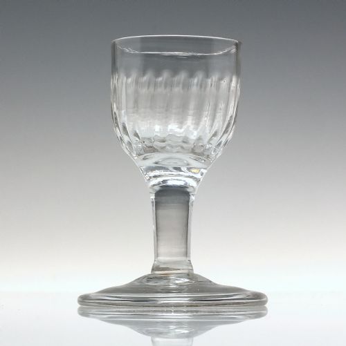 GEORGIAN RIB MOULDED DRAM GLASS C1760 - ADDITIONAL PHOTO 1