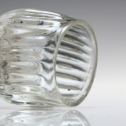 RARE GEORGIAN RIB MOULDED DRAM GLASS C1760 - ADDITIONAL PHOTO 3