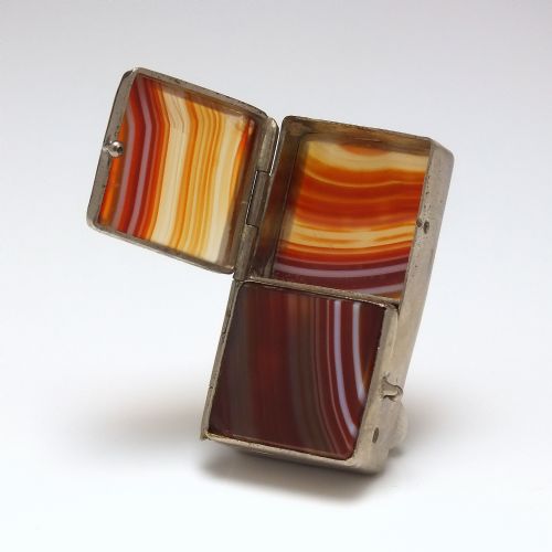 ANTIQUE SCOTTISH BANDED AGATE DOUBLE PILL BOX C1880 - ADDITIONAL PHOTO 1