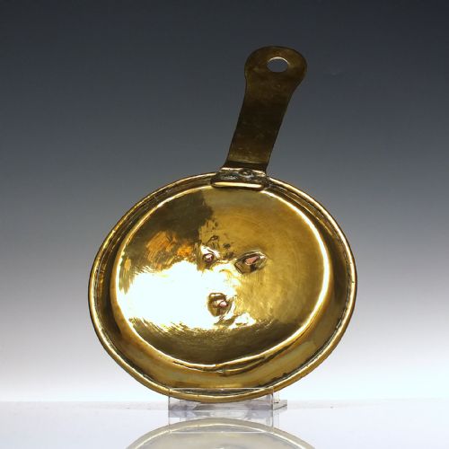 18TH CENTURY BRASS CHAMBERSTICK C1770 - ADDITIONAL PHOTO 2
