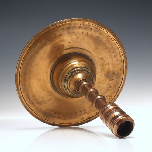 RARE PAIR 16TH CENTURY COPPER ALLOY SOCKET CANDLE STICKS C1580 - ADDITIONAL PHOTO 2