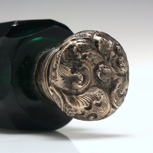 VICTORIAN BRISTOL GREEN GLASS PERFUME BOTTLE C1860 - ADDITIONAL PHOTO 2