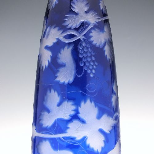 ANTIQUE 19TH CENTURY ENGRAVED BRISTOL BLUE GLASS SERVING BOTTLE C1860 - ADDITIONAL PHOTO 2