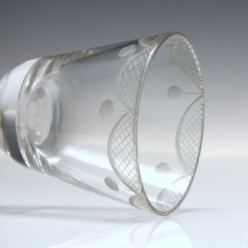 'IRISH' ENGRAVED OPAQUE TWIST WINE GLASS C1760 - ADDITIONAL PHOTO 4
