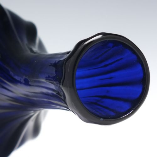 19TH CENTURY VICTORIAN WRYTHEN BLUE GLASS SERVING BOTTLE C1850 - ADDITIONAL PHOTO 2