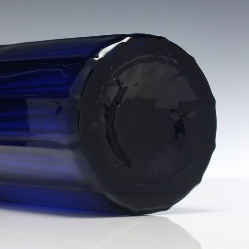 19TH CENTURY VICTORIAN WRYTHEN BLUE GLASS SERVING BOTTLE C1850 - ADDITIONAL PHOTO 3