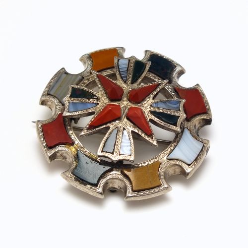 ANTIQUE SCOTTISH CELTIC SHIELD SILVER AGATE BROOCH C1880 - ADDITIONAL PHOTO 1
