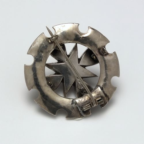 ANTIQUE SCOTTISH CELTIC SHIELD SILVER AGATE BROOCH C1880 - ADDITIONAL PHOTO 2
