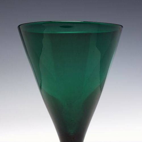 PAIR OF 19TH CENTURY GREEN WINE GLASSES C1820 - ADDITIONAL PHOTO 3