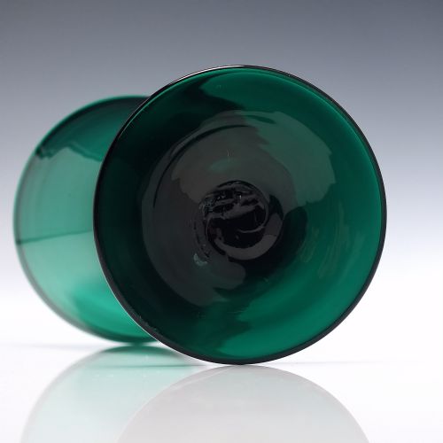 PAIR OF 19TH CENTURY GREEN WINE GLASSES C1820 - ADDITIONAL PHOTO 4