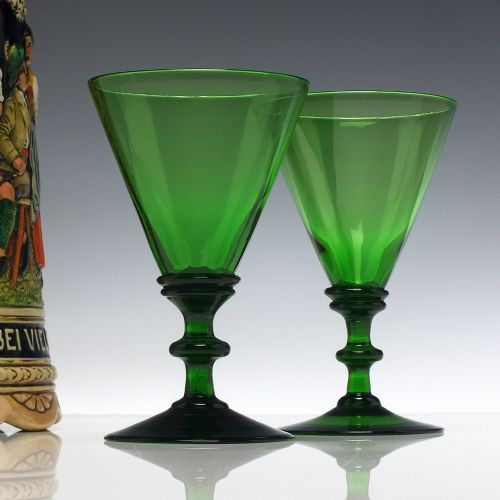PAIR OF 19TH CENTURY APPLE GREEN WINE GLASSES C1840 - ADDITIONAL PHOTO 1