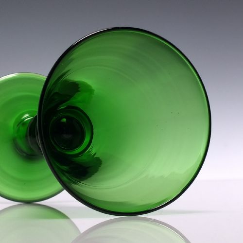 PAIR OF 19TH CENTURY APPLE GREEN WINE GLASSES C1840 - ADDITIONAL PHOTO 4