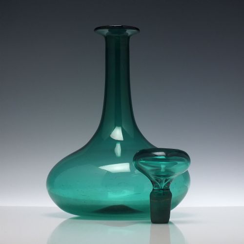 GEORGIAN BRISTOL GREEN GLASS MELL DECANTER WITH ORIGINAL STOPPER C1830 - ADDITIONAL PHOTO 1