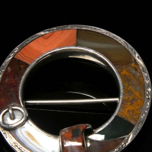 VICTORIAN SCOTTISH SILVER GARTER BELT AGATE BROOCH C1860 - ADDITIONAL PHOTO 1