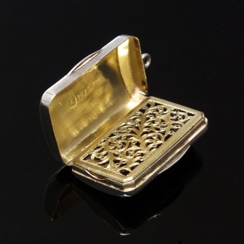 GEORGIAN SILVER VINAIGRETTE BY JOSEPH TAYLOR HALLMARKED BIRMINGHAM 1819 - ADDITIONAL PHOTO 1