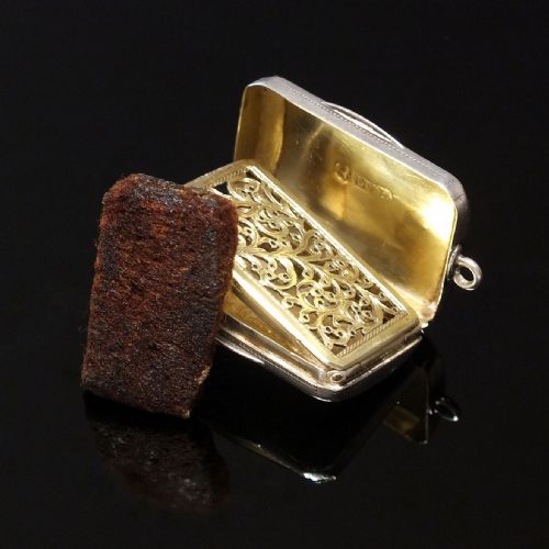 GEORGIAN SILVER VINAIGRETTE BY JOSEPH TAYLOR HALLMARKED BIRMINGHAM 1819 - ADDITIONAL PHOTO 3