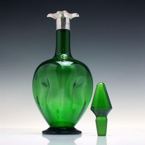 PAIR ART NOUVEAU SILVER TOP GREEN GLASS DECANTERS LONDON 1898 - ADDITIONAL PHOTO 3