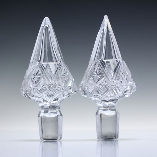 PAIR OF VICTORIAN GOTHIC SPIRE GLASS DECANTERS C1850 - ADDITIONAL PHOTO 2