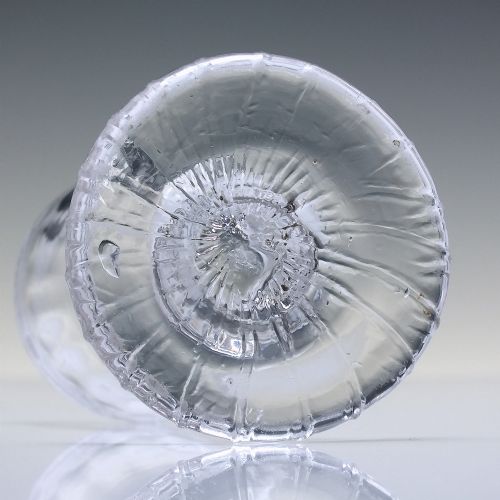 18TH CENTURY ENGRAVED OVERSEWN FOOT DRAM GLASS C1750 - ADDITIONAL PHOTO 2