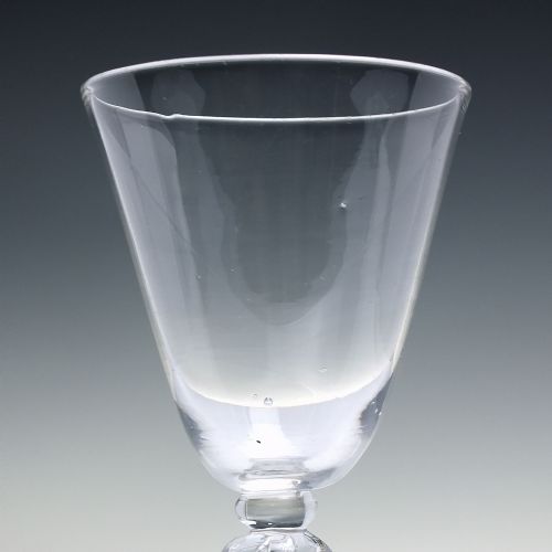 18TH CENTURY LIGHT BALUSTER WINE GLASS C1750 EX CRANCH COLLECTION - ADDITIONAL PHOTO 5