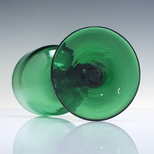 RARE ANTIQUE GREEN PLAIN STEM WINE GLASS C1770 - ADDITIONAL PHOTO 3