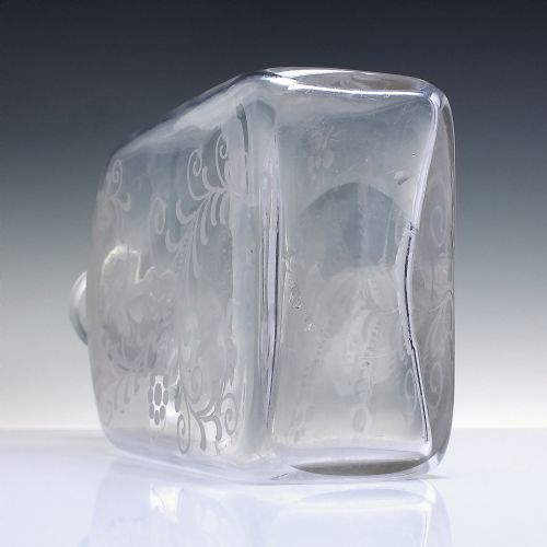 19TH CENTURY ENGRAVED MAGNUM GLASS DECANTER C1850 - ADDITIONAL PHOTO 7