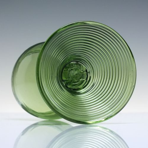 GEORGIAN ENGRAVED GREEN WINE ROEMER GLASS WITH CLOSED HOLLOW STEM C1790 - ADDITIONAL PHOTO 5