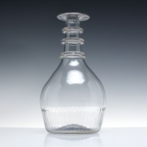 GEORGIAN 18TH CENTURY IRISH GLASS DECANTER C1790 - ADDITIONAL PHOTO 2