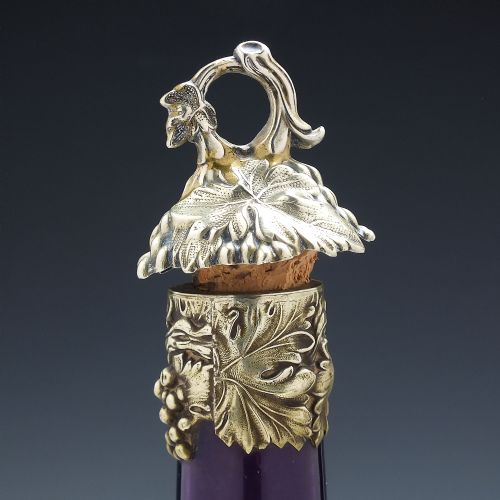 ANTIQUE 19TH CENTURY AMETHYST GLASS SERVING BOTTLE OR DECANTER C1860 - ADDITIONAL PHOTO 3