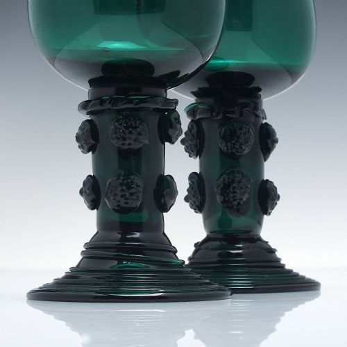PAIR OF GEORGIAN BRISTOL GREEN WINE ROEMER GLASSES WITH HOLLOW STEM C1820 - ADDITIONAL PHOTO 2