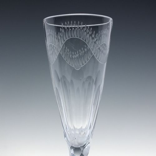 RARE 18TH CENTURY DRAWN TRUMPET FACET CUT ENGRAVED ALE OR CHAMPAGNE GLASS C1780 - ADDITIONAL PHOTO 1