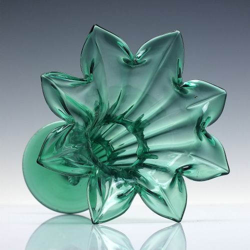 ART NOUVEAU GREEN GLASS TRUMPET FLOWER VASE C1900 - ADDITIONAL PHOTO 1