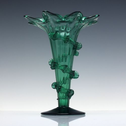 ART NOUVEAU GREEN GLASS TRUMPET FLOWER VASE C1900 - ADDITIONAL PHOTO 2