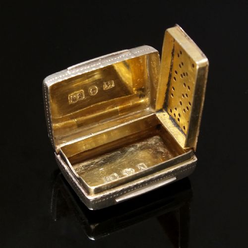VICTORIAN SILVER VINAIGRETTE BY EDWARD SMITH BIRMINGHAM 1862 - ADDITIONAL PHOTO 2