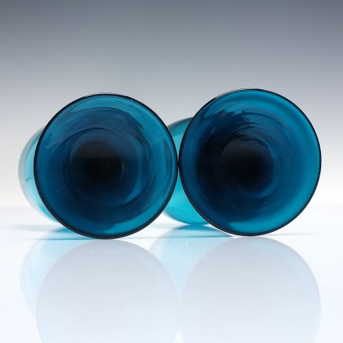 PAIR GEORGIAN PEACOCK BLUE WINE GLASSES C1800 - ADDITIONAL PHOTO 2