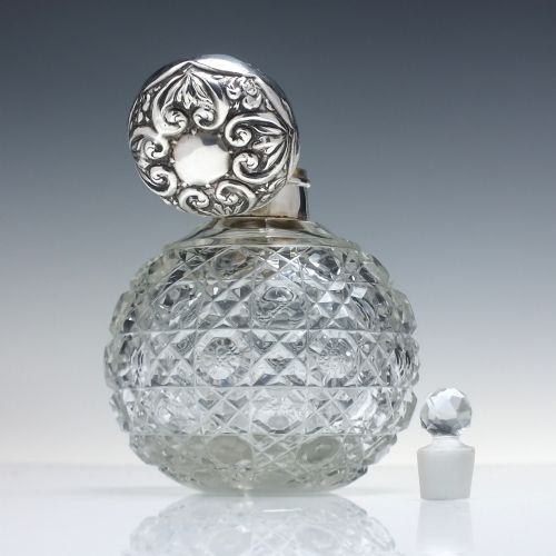 PAIR EDWARDIAN SILVER GILDED GLASS PERFUME COLOGNE BOTTLES C1901 - ADDITIONAL PHOTO 3